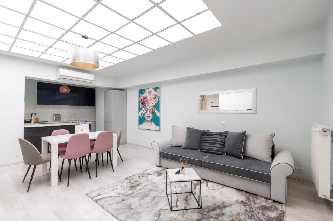 Luxurious Karoly In The Heart Of Apartmán